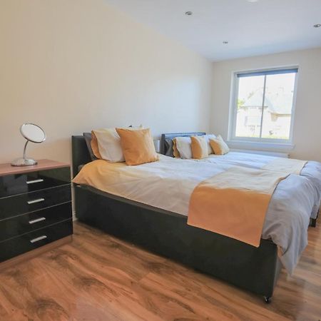 Stylish Modern Newly Built Apartment 15 Min From City Centre EDI Kültér fotó