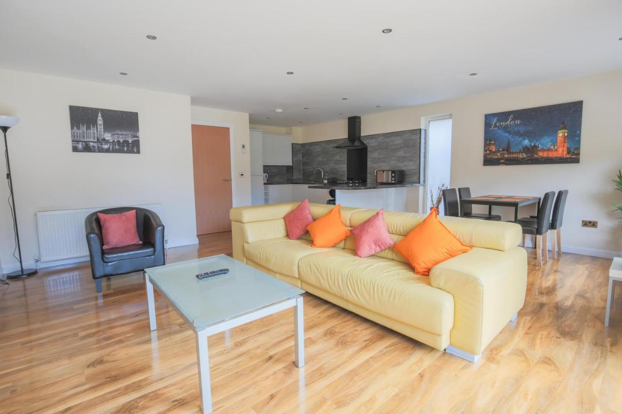 Stylish Modern Newly Built Apartment 15 Min From City Centre EDI Kültér fotó